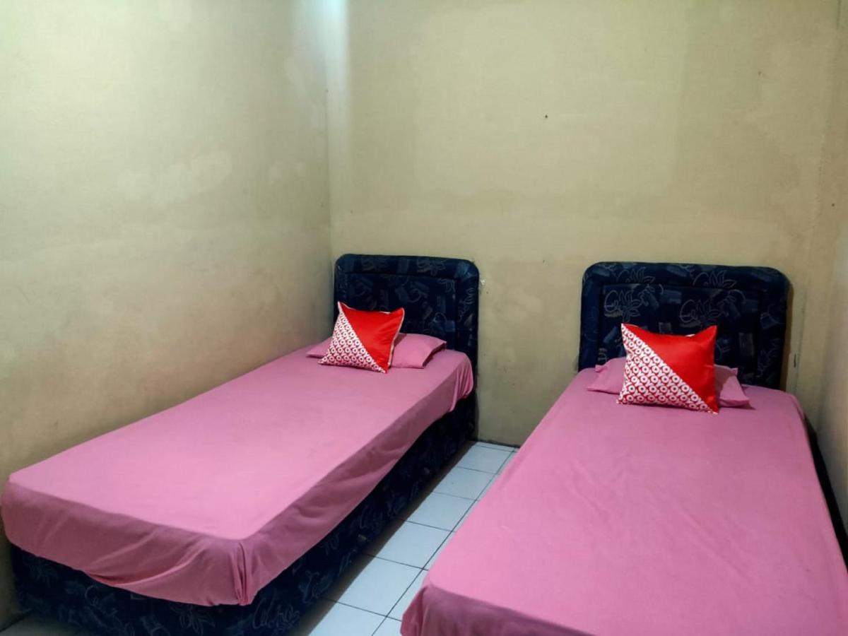 Oyo 90041 Hotel Sinar Lumayan Syariah Balikpapan (Borneo) Exterior foto